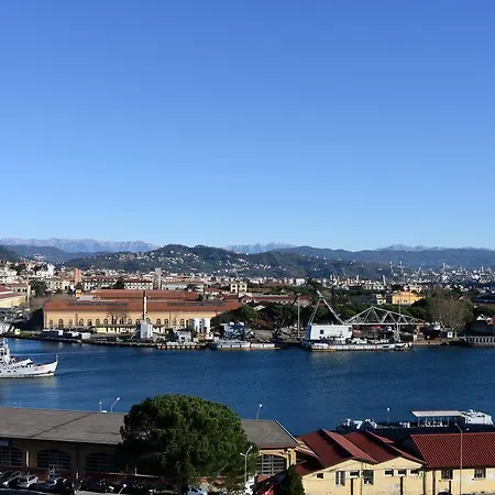 Nina La Spezia