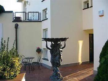 Nina La Spezia